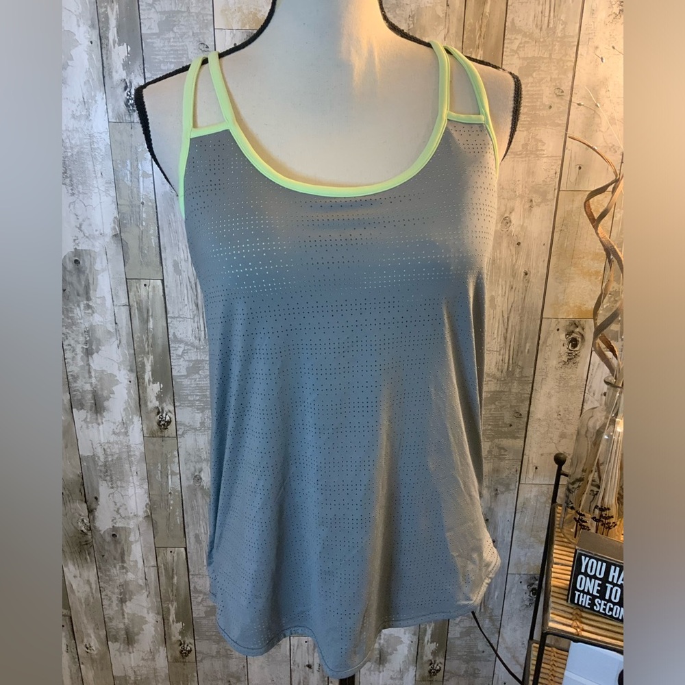 Athleta sports bra workout tank combo. Size M